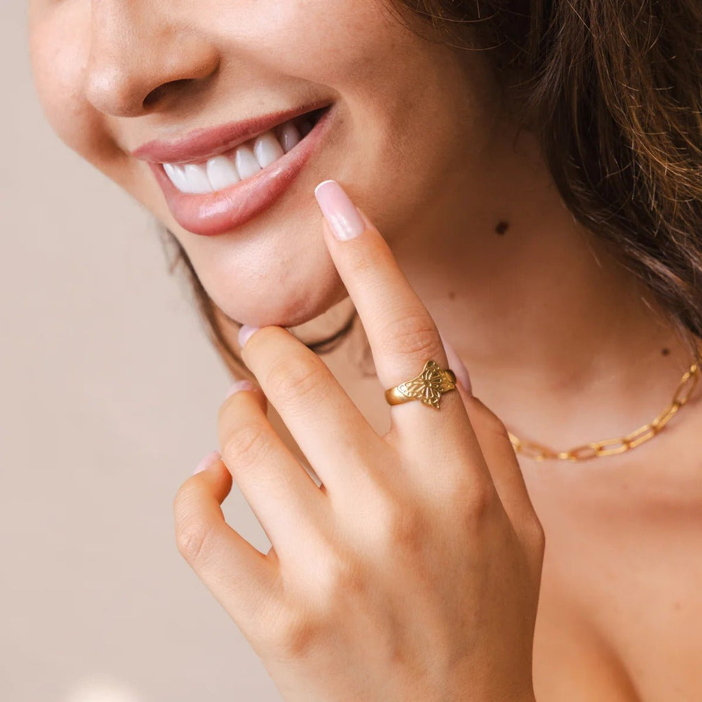 Ardea Tide Bloom Ring in gold-tone, close-up detail view